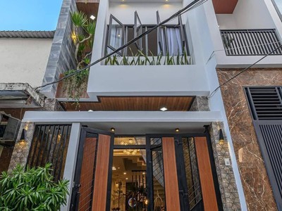 Bán nhà 1 trệt 2 lầu  trung tâm tp.tdm  sổ hồng riêng  full nội thất 4