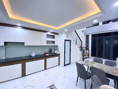 Bán nhà 5 tầng Tựu Liệt, 38m2 mặt tiền 4m, giá 6.15 tỷ 2
