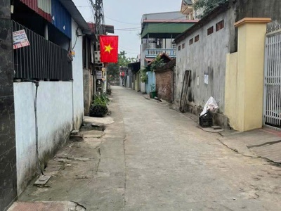 Đất đông bầu 69m2 ngỏ oto tránh ba gác giá 80trieu/1m2 1