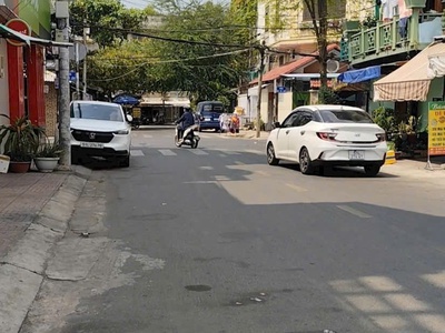  nhà mặt tiền đường tám danh   phường 4, quận 8   4 lầu   hoàn công đầy đủ   giá chỉ 11 tỷ  0