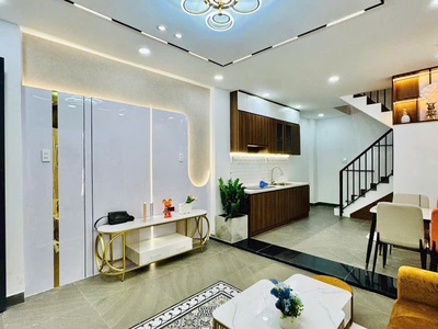 Bán Nhà Chính Chủ MT Nguyễn Cưu Vân, DT 62m, SHR, Giá 2.1 Tỷ 2