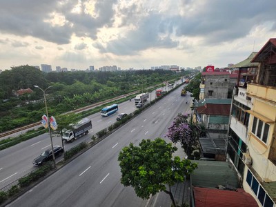 Mặt phố nguyễn văn linh 15 tỷ 85m mặt tiền 10m vỉa hè kinh doanh,ô tô,long biên 2