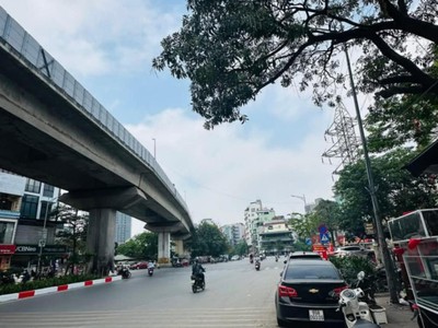 Siêu phẩm mặt phố hào nam   vỉa hè 7m   thang máy   thông sàn   kinh doanh thượng thừa 0