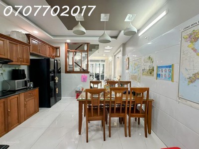 Bán nhà thoại ngọc hầu   3 tầng   4pn   hẻm xe hơi   chỉ 5tỷ... 1