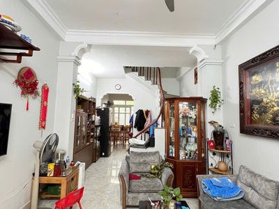 Bán gấp nhà tân mai, quận hoàng mai 49m mt 4m  2 mặt thoáng - ô tô đỗ cửa hơn 4 tỷ 2