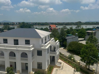 Bán biệt thự 3 tầng sổ sẵn, view sông Mã nhận nhà ngay chỉ với 3 tỷ 1