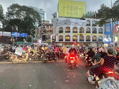 Nguyễn biểu quận 5 dtcn70m2 ngang 4.1x17.8m 2tầng sổ vuông 2023 cũ tiện xây mới...