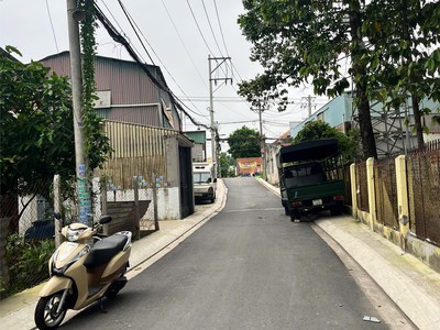Bá.n nhà 2 tầng full nội thất, 5pn   có thu nhập cho thuê   long thạnh mỹ 0