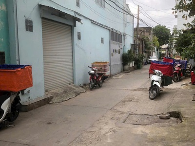 Nhà xưởng  9.2x18  đang khai thác dòng tiền tốt đông hưng thuận, q.12 1