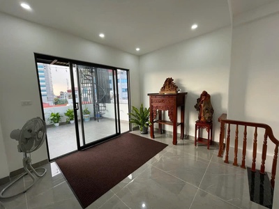 Nhà xây độc lập- 7 tầng thang máy nguyễn văn cừ 34/37m2 x 7 tầng,mặt tiền 4m, 13.8 tỷ long 4