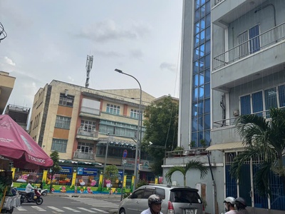 Bán nhà vtkd 10m  kế mt nguyễn sơn dt 4,1 x 14- 2 tầng chỉ 5.5 ty 2