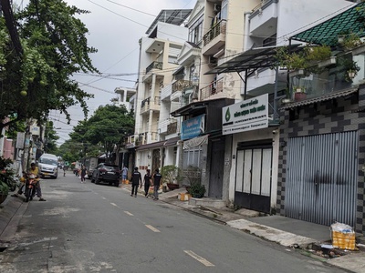 Bán nhà mtđường trần quang quá. ph hiệp tân, dt 8x20m. kc 1 lầu , shr , giá 18.5 tỷ tl 1