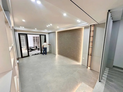 Nhà mới 6 tầng thang máy 3 gác qua phố trạm-long biên 55m2, mặt tiền5m,11 tỷ. 3