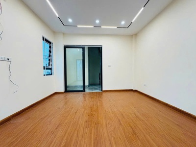 Bán nhà mới đẹp kinh doanh ô tô phố bát khối 30m2 x 6 tầng,mặt tiền 3.9m, 7.9 tỷ long biên. 3
