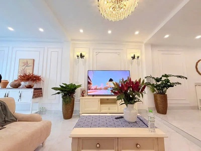 Nhà mới- đẹp ngõ 3 gác thông nở hậu thượng thanh 30m2 x 6 tầng,mặt tiền  6m, 6.5 tỷ long biên. 0