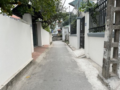 Chính chủ bán 50m2 đất Xóm 1 Đông Dư, Gia Lâm - Ô tô vào tận nơi, sổ đỏ sẵn sàng 0