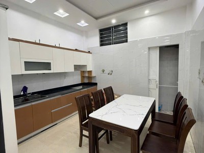 Cho thuê nhà riêng cực đẹp phố Văn Cao 3