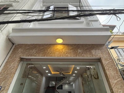 Cho thuê nhà riêng cực đẹp phố Văn Cao 5