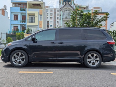 Chính chủ bán xe Toyota Sienna 2011 bản LIMITED 1