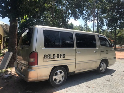 Mercedes mb100 2