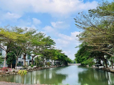 Nhà phố 90m2 - Giá 11.2 tỷ - View sông mộng mơ - Đường số D5A - Quận 7 2