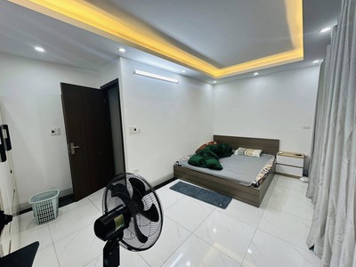  5 tầng xây mới thang máy   ngay ngã tư minh khai chợ mơ   ngõ thẳng 25m ra phố   giá 8 tỷ 7