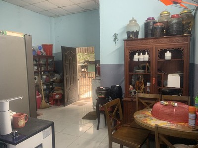 Bán nhà 90m2 dĩ an,đường nhựa xe tăng đua thông thoáng,shr thổ cư 100 2