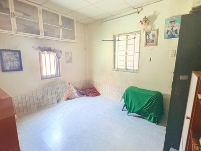 Bán nhà gác lửng hẻm phong châu - vĩnh thái , nha trang chỉ 2tỷ  vị trí: đường 2 xe máy, hẻm thông 1