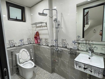 Nhà mặt phố huỳnh thúc kháng 5 tầng, ô tô tránh, vỉa hè, kinh doanh đỉnh 2