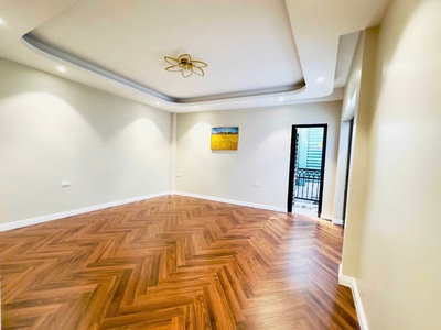 Nhà trên 12 tỷ có ngay em hoa hậu minh khai mặt tiền 6m  dt 50m2/5 tầng thang máy nhập. 2