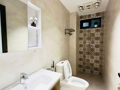 Nhà trên 12 tỷ có ngay em hoa hậu minh khai mặt tiền 6m  dt 50m2/5 tầng thang máy nhập. 4