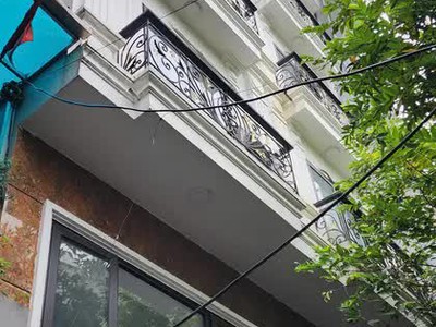 Nhà đẹp phố hồng tiến ngõ thông ô tô vào nhà  41.8 m2 x 6 tầng,mặt tiền 3.5m, 12.3 tỷ long biên. 0