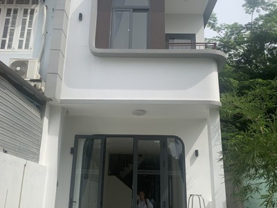 Bán nhà 3 tầng linh xuân thủ đức   120m  có sân rộng   giá 6.9 tỷ 0