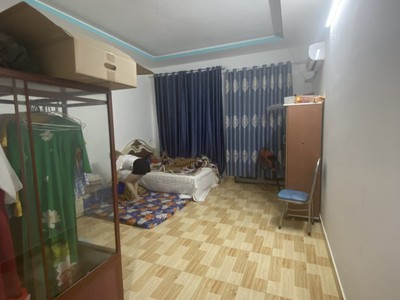 Bán nhà 1 trệt 2 lầu dĩ an,đường 8m,sổ hồng riêng thổ cư,giá đầu tư 2