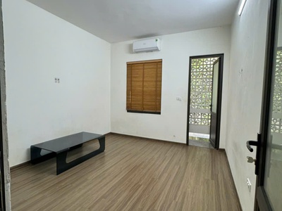 Cho thuê nhà riêng 2 tầng trong ngõ 464 đường Bưởi, Ba Đình, Hà nội 1