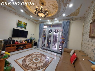 Bán nhà lý phục man quận 7, dòng tiền lên đến 600 triệu / năm, nhỉnh 6 tỷ. gọi ngay vinh nhà phố 1