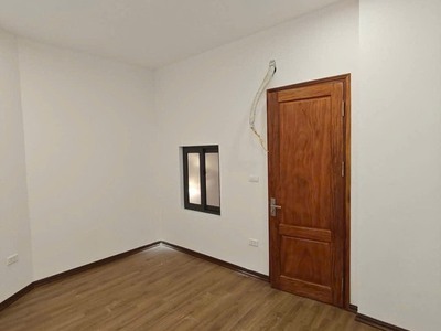 Đội cấn - 35m2 - 8 tỷ - cạnh hồ điều hòa - vài bước ra đường ô tô - nhà mới về ở luôn 3