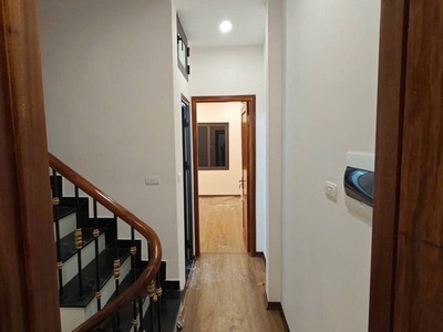 Đội cấn - 35m2 - 8 tỷ - cạnh hồ điều hòa - vài bước ra đường ô tô - nhà mới về ở luôn 2