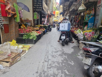 Bán nhà mặt chợ nguyễn trãi, kinh doanh buôn bán 30m x 7 tỷ 8. 2