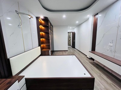 Nhà siêu đẹp nguyễn khánh toàn  - 6 tầng thang máy - 5m ra ô tô tránh đỗ đậu ngày đêm - 15m ra mặt 1