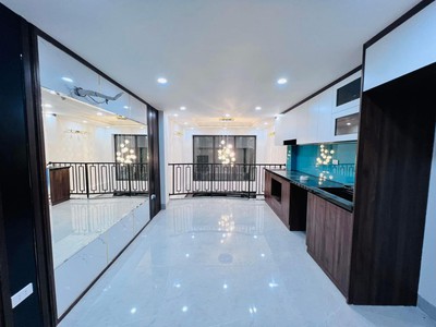Nhà siêu đẹp nguyễn khánh toàn  - 6 tầng thang máy - 5m ra ô tô tránh đỗ đậu ngày đêm - 15m ra mặt 2