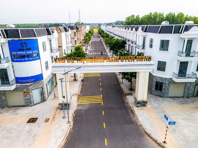 Lô góc 2 mặt tiền   vị trí cực đắc địa, dễ dàng xây dựng nhà hàng, kinh doanh 2