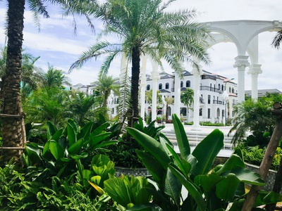 Độc quyền chỉ 02 căn btlk 140m2 hướng nam view trực diện vườn hoa 6000m2, 260m đến cv 65ha ciputra. 2