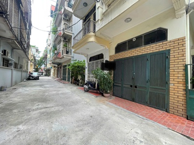 Nhỉnh 10 tỷ- nhà phân lô minh khai, hai bà trưng, lô góc, ô tô vào nhà. 2