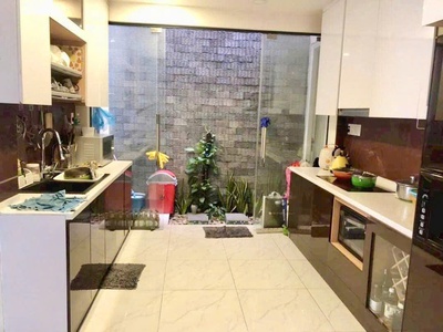 Thuê nguyên căn:  25.000.000 đ/th- hẻm xe hơi phan xích long- 60m2 - 5 tầng có hầm. lh:0933910039 3
