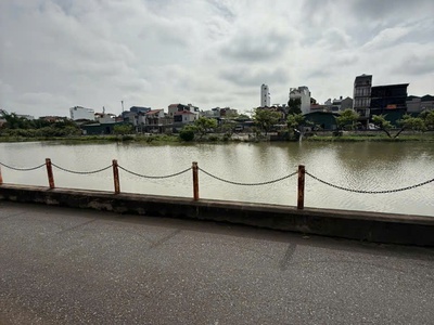 Bán nhà bát khối 16 tỷ 100m view hồ điều hòa, long biên 2