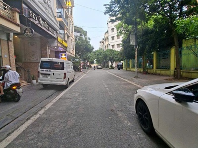 Phố trạm 29 tỷ 90m 3 tầng vỉa hè ô tô, sát phố, long biên 1