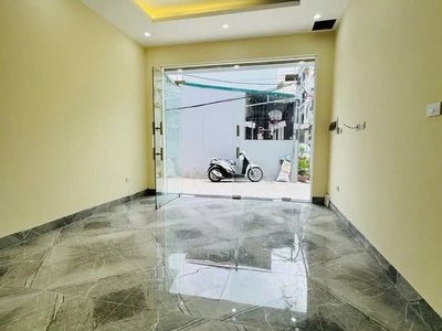Nhà mới ở luôn phố ngọc lâm 40m2 x 5 tầng mặt tiền 4.8m, 7.9 tỷ long biên. 1