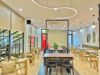 Cần sang toàn bộ quán cafe nằm ngay mặt tiền trung tâm tp.huế 3