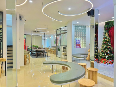 Cần sang toàn bộ quán cafe nằm ngay mặt tiền trung tâm tp.huế 2